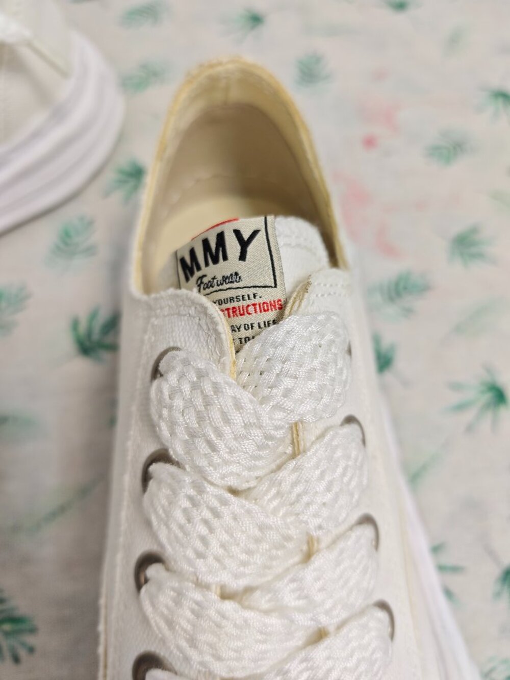 Maison Mihara Yasuhiro MMY White Canvas Low-Top Sneakers, Original Sole - Picture 3 of 10